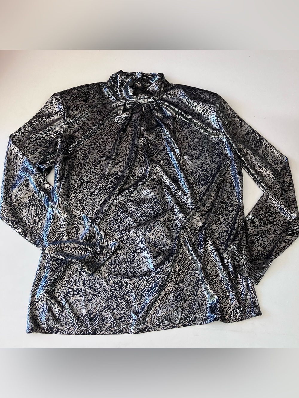 Women’s vintage 1980s silver blouse size 8 Medium